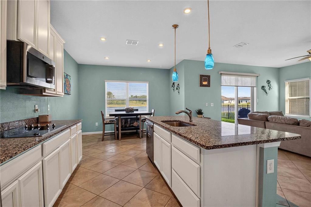 For Sale: $379,900 (4 beds, 2 baths, 2048 Square Feet)