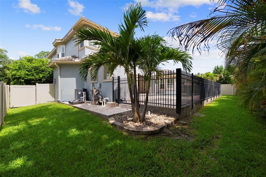 For Sale: $1,350,000 (6 beds, 4 baths, 3855 Square Feet)
