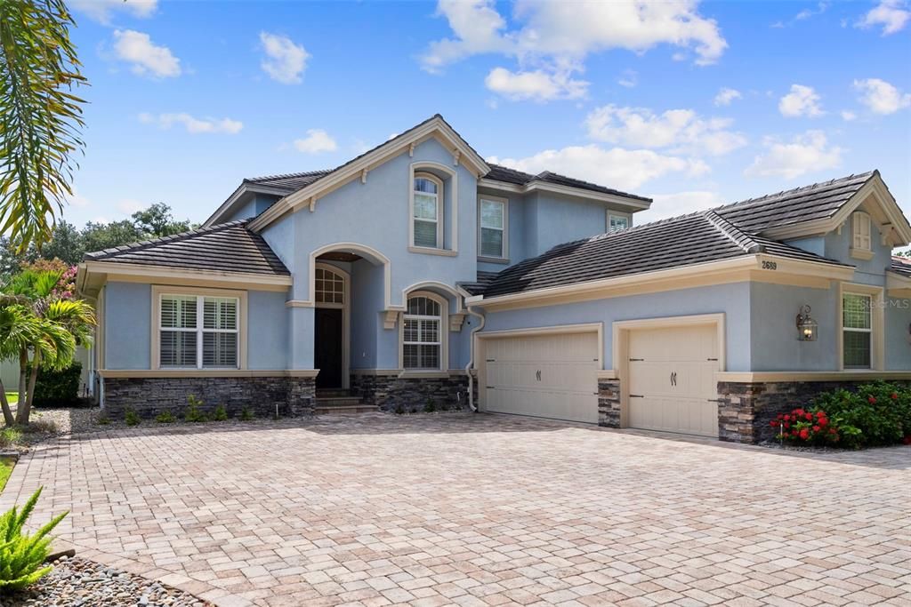 For Sale: $1,350,000 (6 beds, 4 baths, 3855 Square Feet)