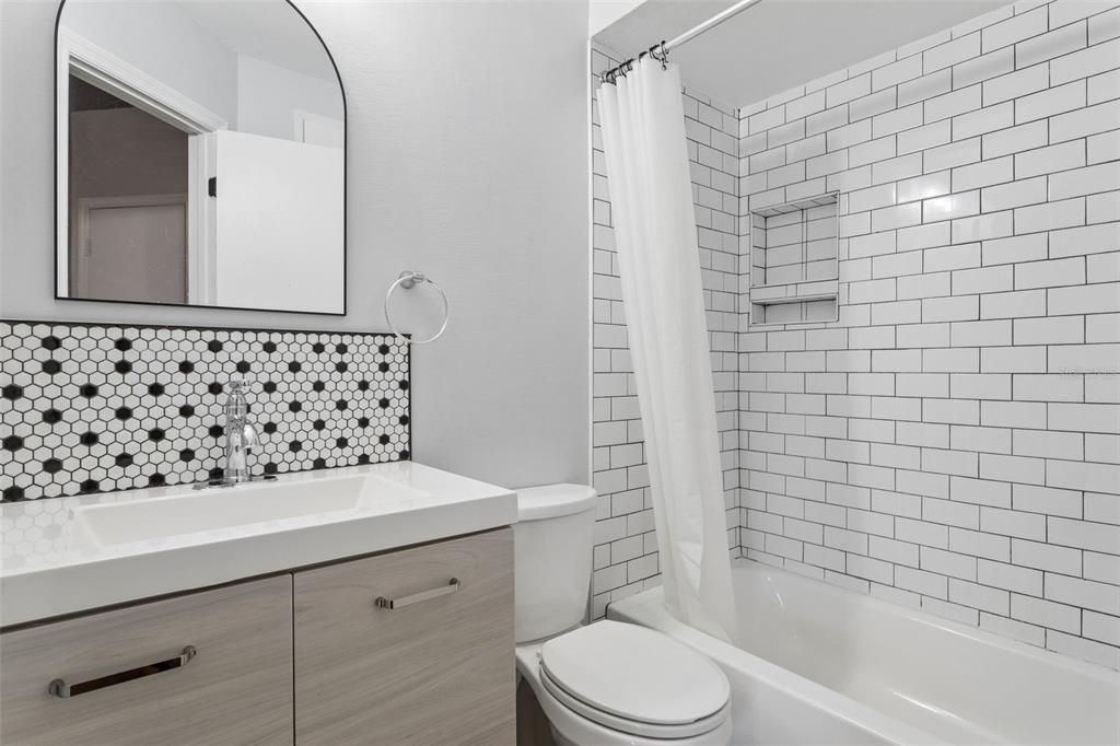 For Rent: $1,750 (2 beds, 2 baths, 1110 Square Feet)