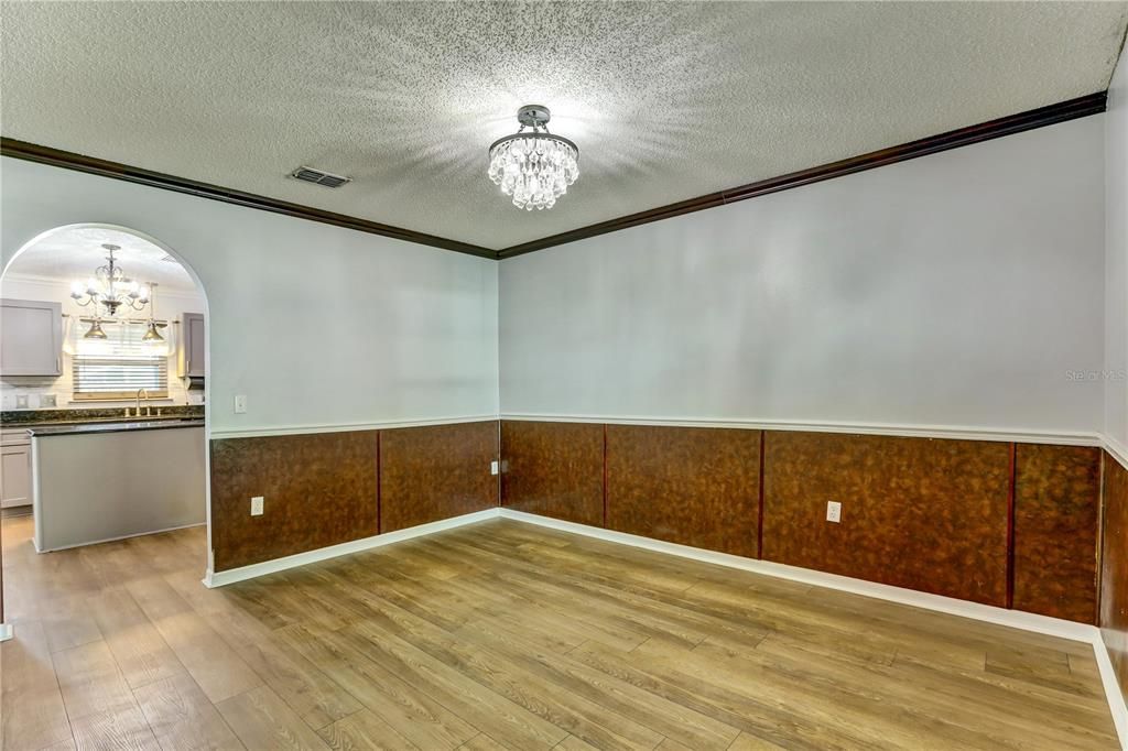 En Venta: $439,000 (4 camas, 2 baños, 2224 Pies cuadrados)