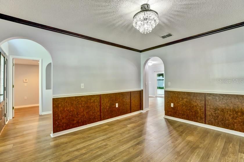 En Venta: $439,000 (4 camas, 2 baños, 2224 Pies cuadrados)