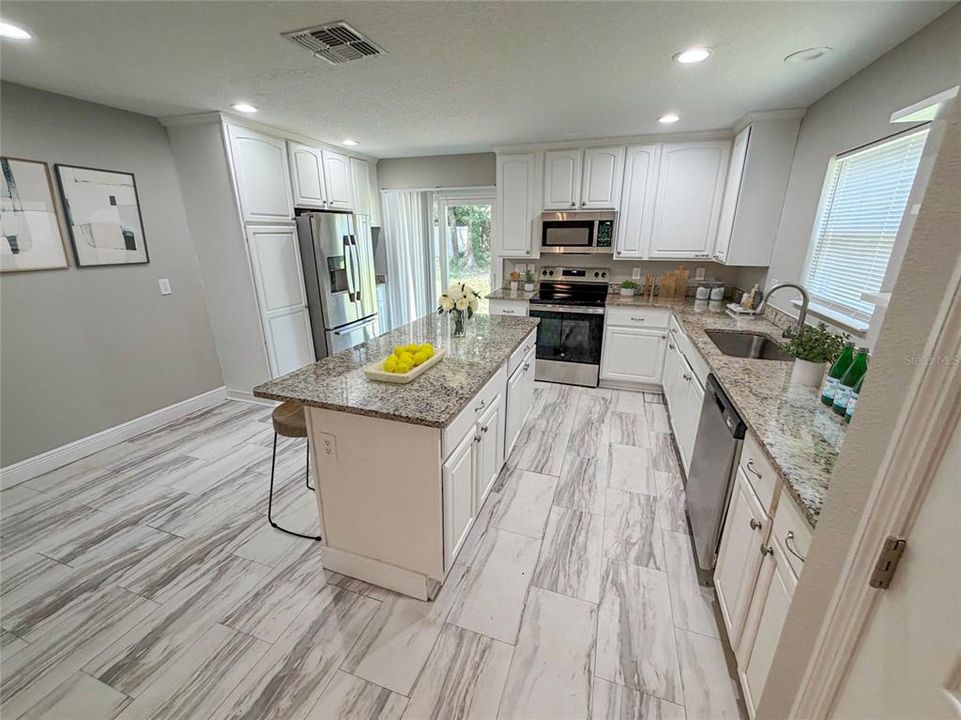 En Venta: $325,000 (3 camas, 2 baños, 1813 Pies cuadrados)