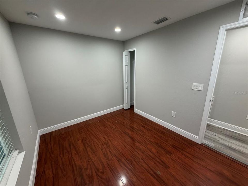 En Venta: $325,000 (3 camas, 2 baños, 1813 Pies cuadrados)