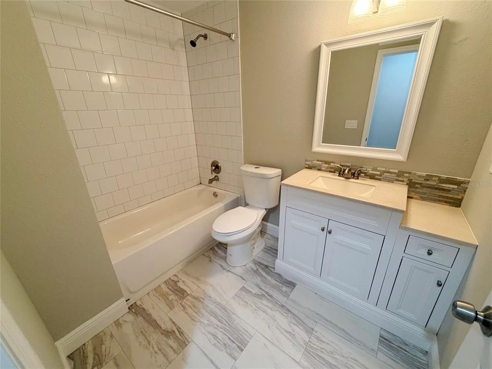 En Venta: $325,000 (3 camas, 2 baños, 1813 Pies cuadrados)