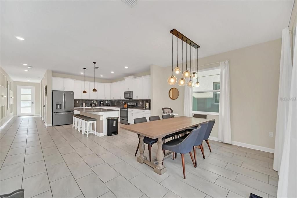 En Venta: $634,988 (6 camas, 5 baños, 3343 Pies cuadrados)