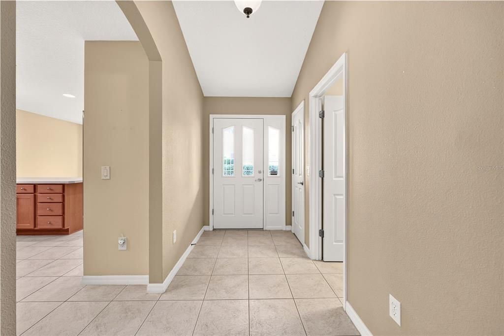 For Sale: $439,000 (3 beds, 2 baths, 1889 Square Feet)