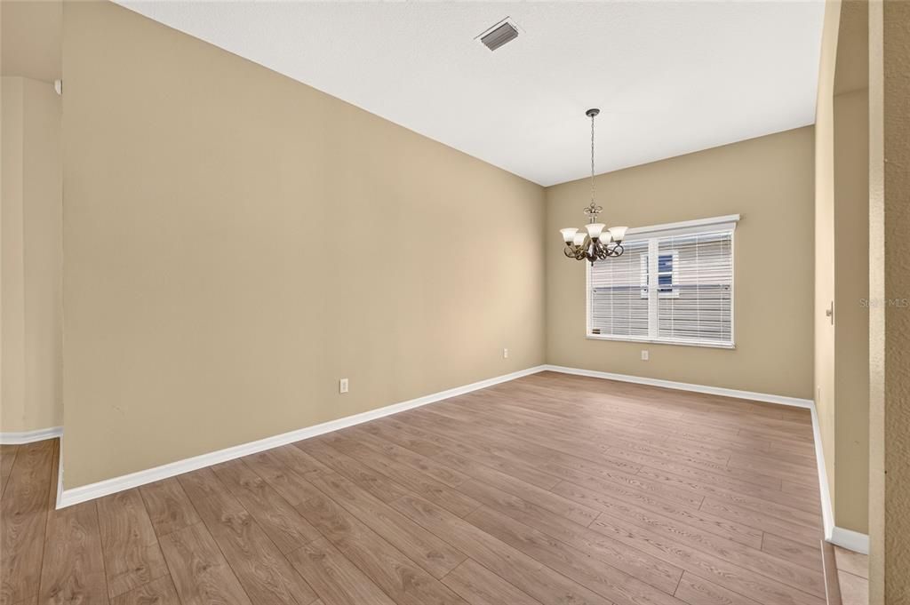 For Sale: $439,000 (3 beds, 2 baths, 1889 Square Feet)
