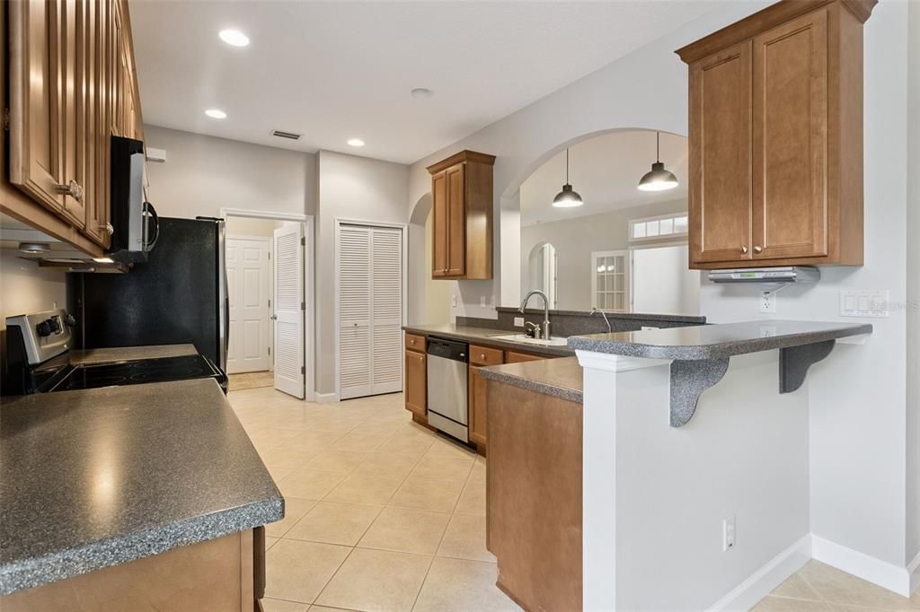En Venta: $449,000 (3 camas, 2 baños, 1828 Pies cuadrados)