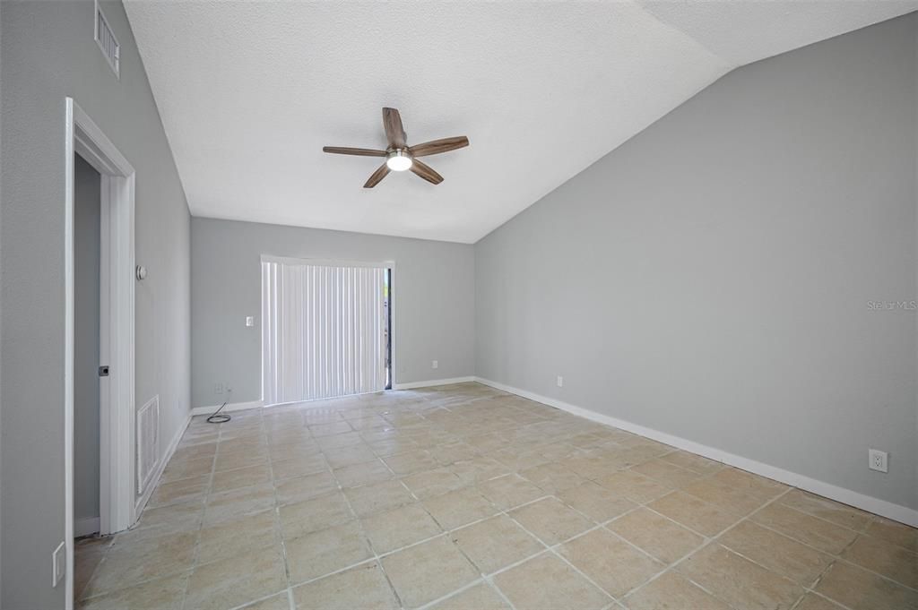 En Renta: $1,595 (2 camas, 2 baños, 1000 Pies cuadrados)