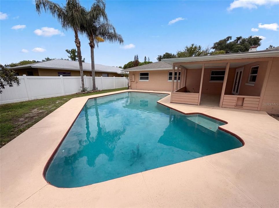 For Sale: $435,000 (3 beds, 2 baths, 1620 Square Feet)