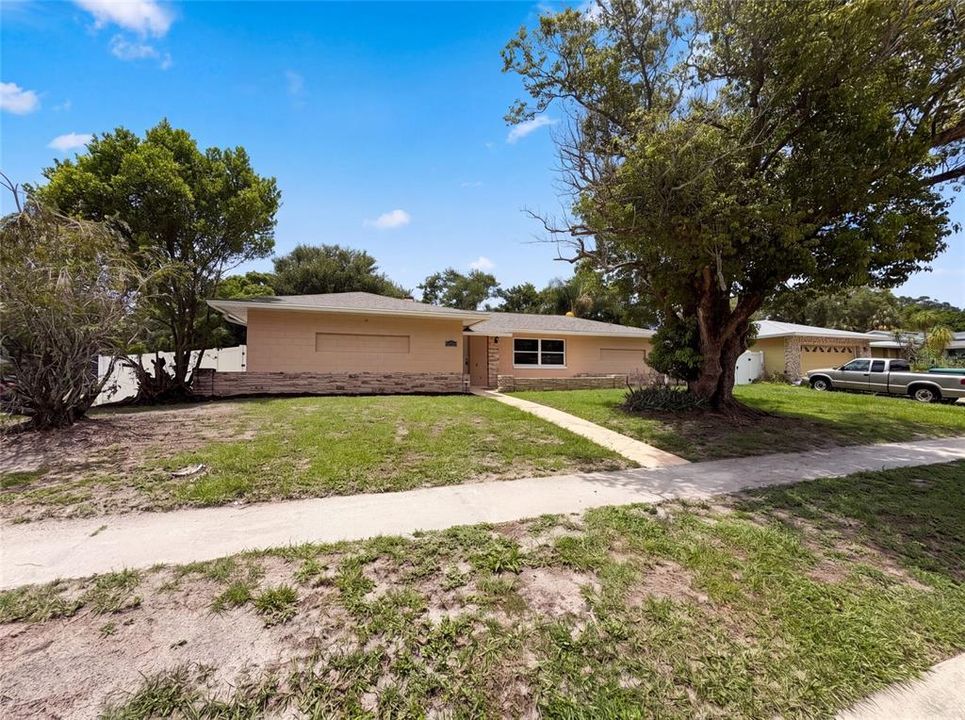 For Sale: $435,000 (3 beds, 2 baths, 1620 Square Feet)