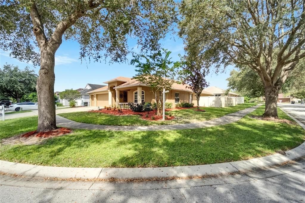 For Rent: $2,500 (5 beds, 2 baths, 2050 Square Feet)