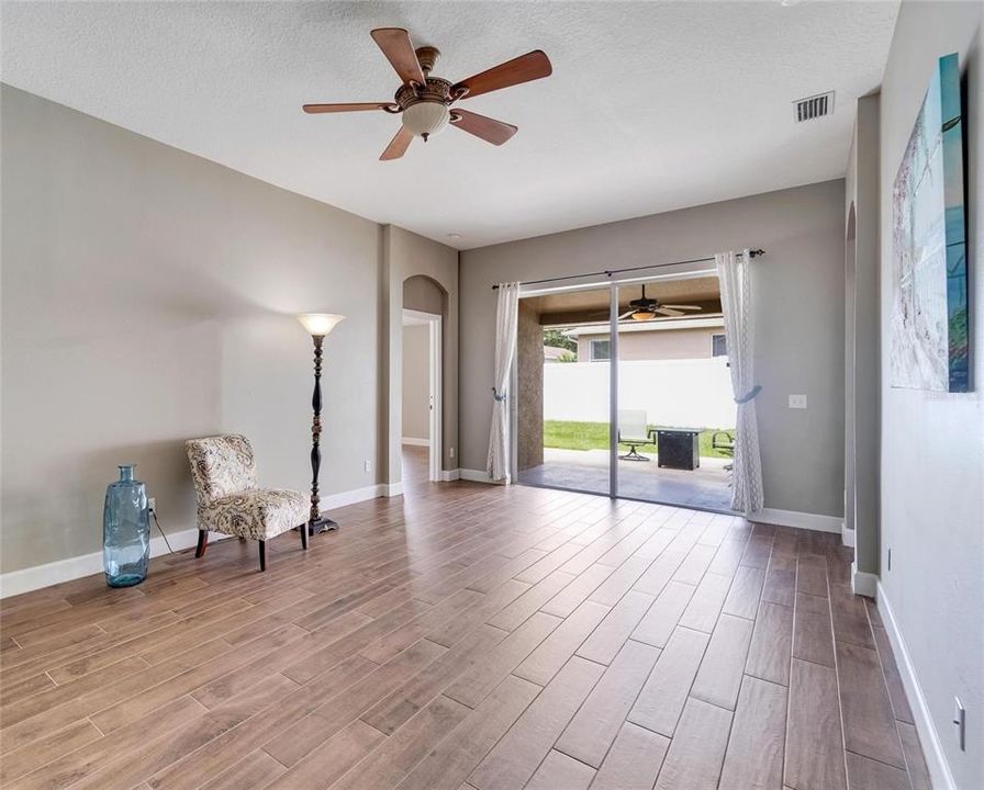 For Rent: $2,500 (5 beds, 2 baths, 2050 Square Feet)