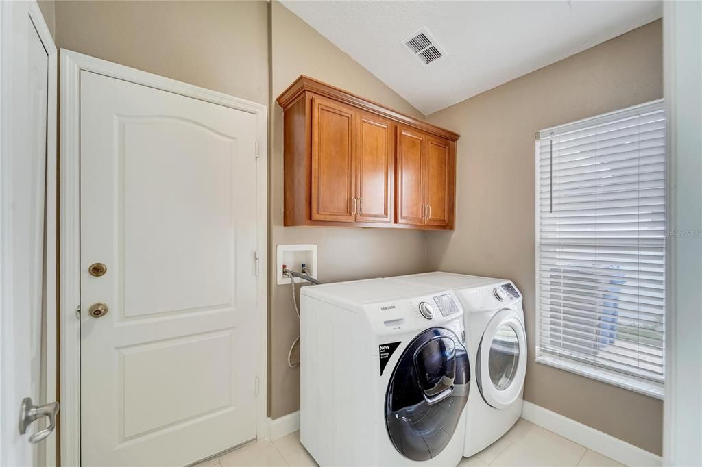 For Rent: $2,500 (5 beds, 2 baths, 2050 Square Feet)