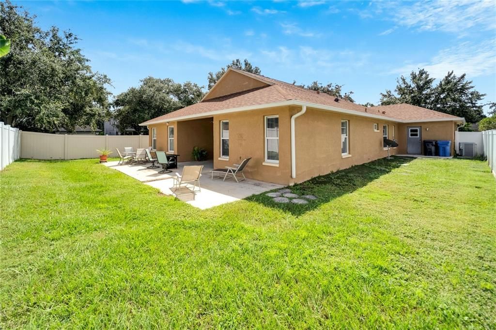 For Rent: $2,500 (5 beds, 2 baths, 2050 Square Feet)