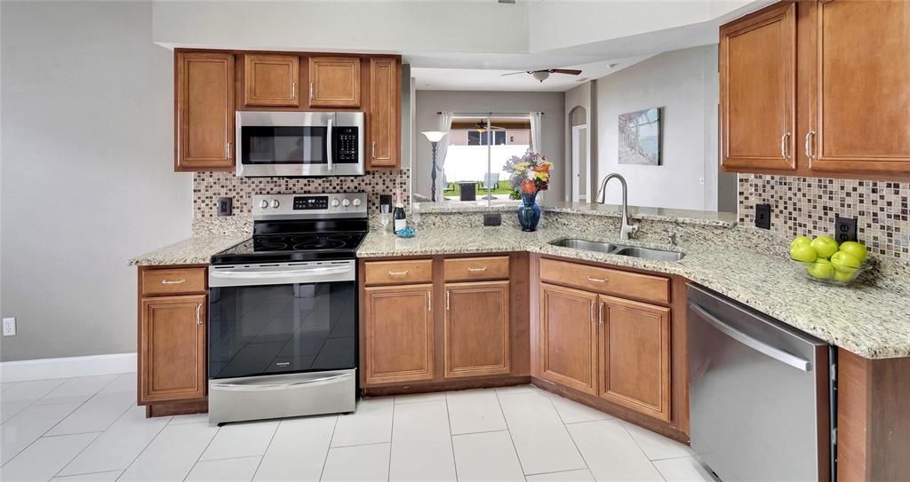 For Rent: $2,500 (5 beds, 2 baths, 2050 Square Feet)