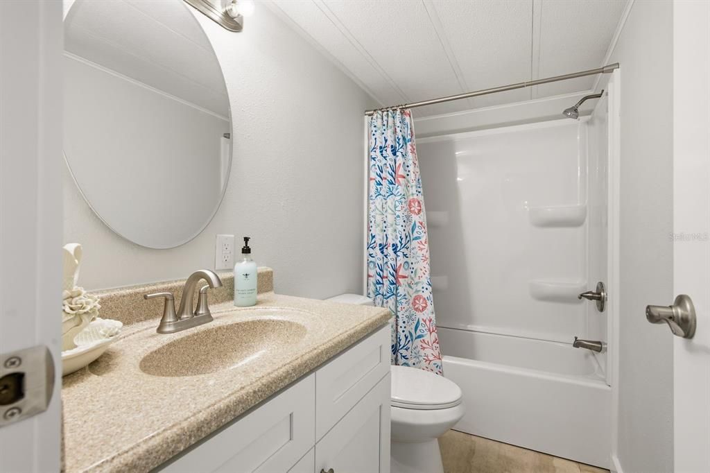 For Sale: $325,000 (2 beds, 2 baths, 736 Square Feet)