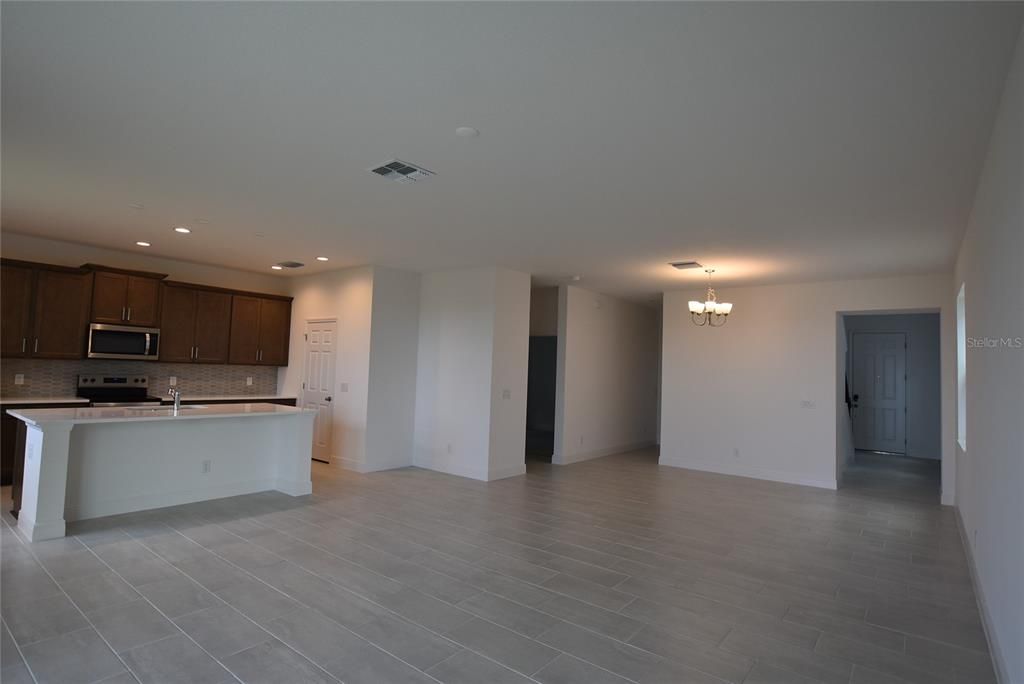 В аренду: $2,795 (4 спален, 2 ванн, 2356 Квадратных фут)