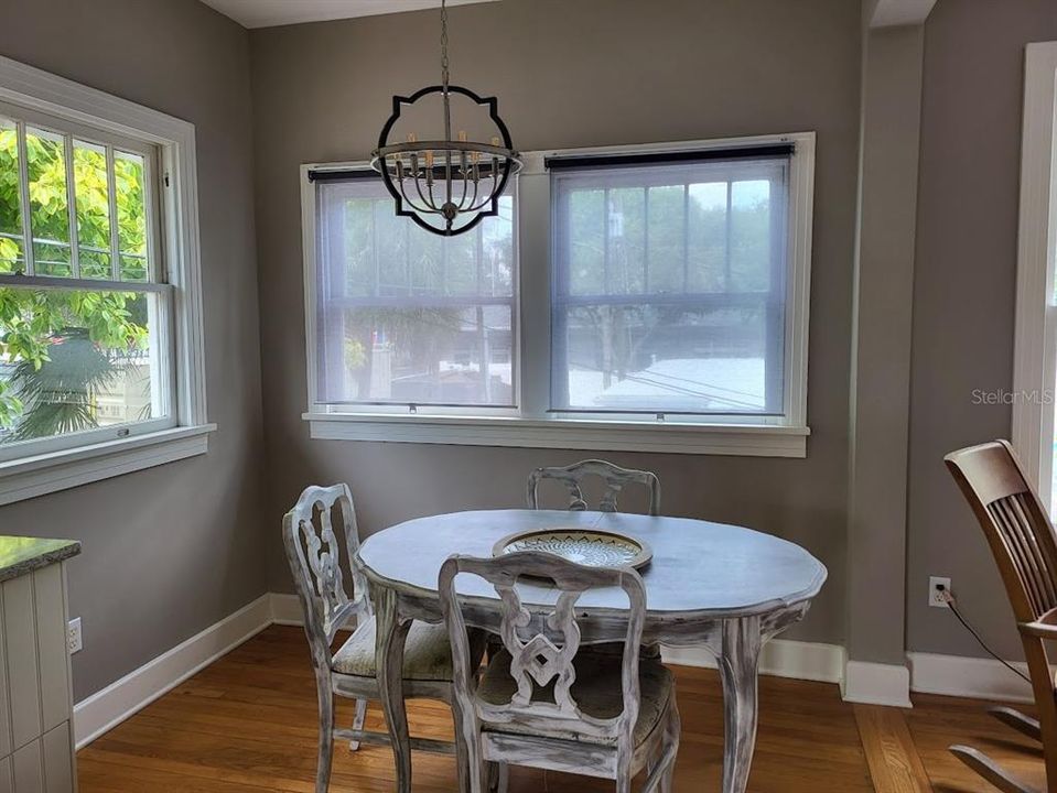 For Rent: $1,995 (2 beds, 2 baths, 1000 Square Feet)
