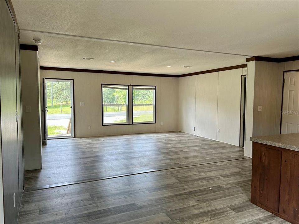 En Venta: $199,900 (4 camas, 2 baños, 1560 Pies cuadrados)