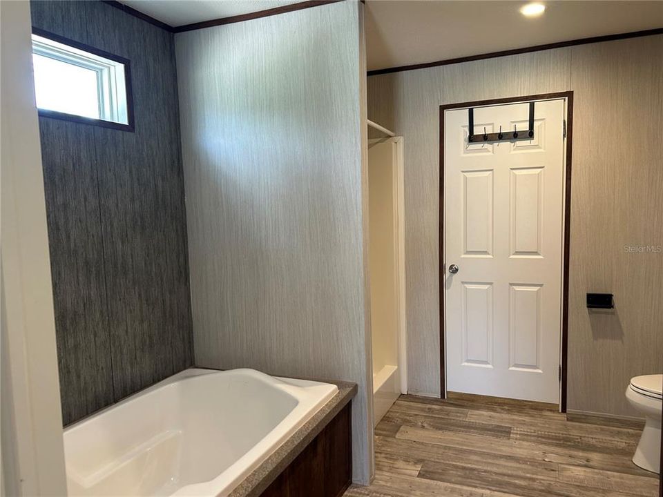 En Venta: $199,900 (4 camas, 2 baños, 1560 Pies cuadrados)