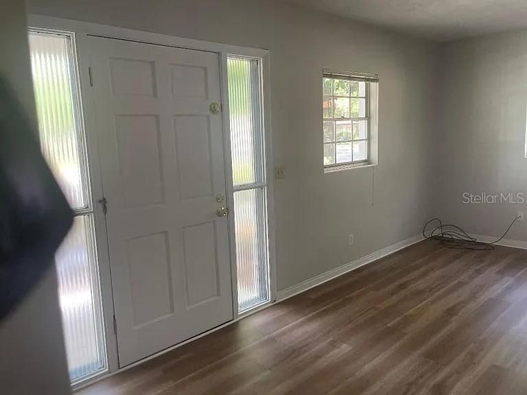 For Rent: $1,750 (3 beds, 1 baths, 1269 Square Feet)