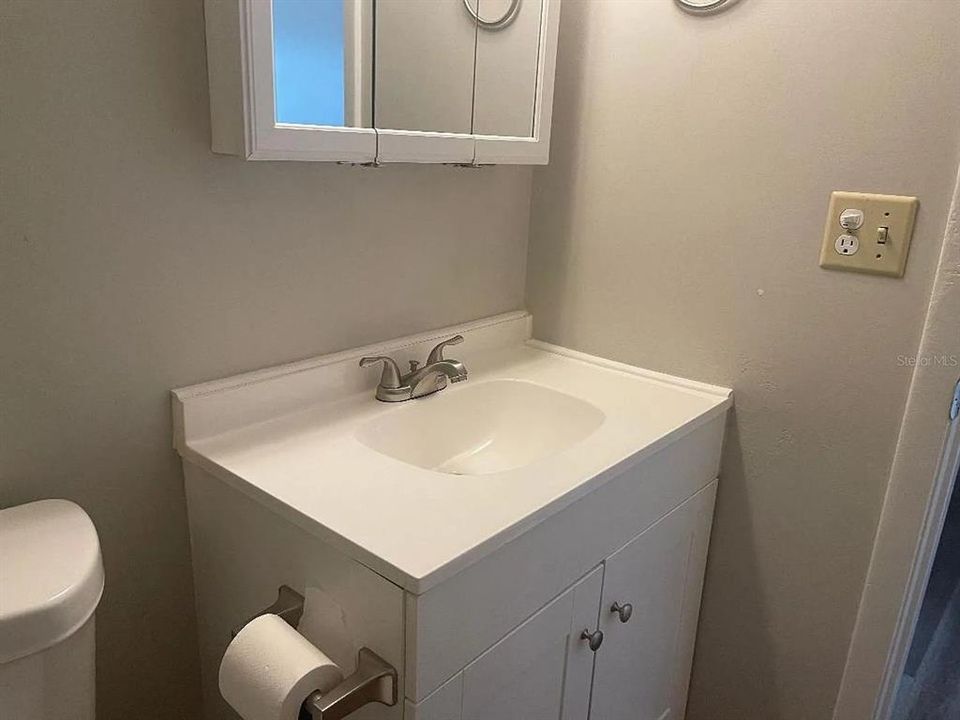 For Rent: $1,750 (3 beds, 1 baths, 1269 Square Feet)