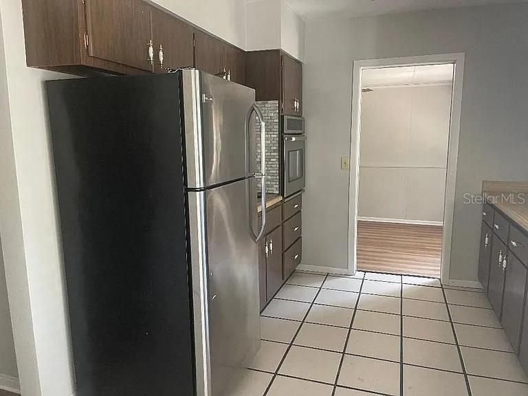 For Rent: $1,750 (3 beds, 1 baths, 1269 Square Feet)