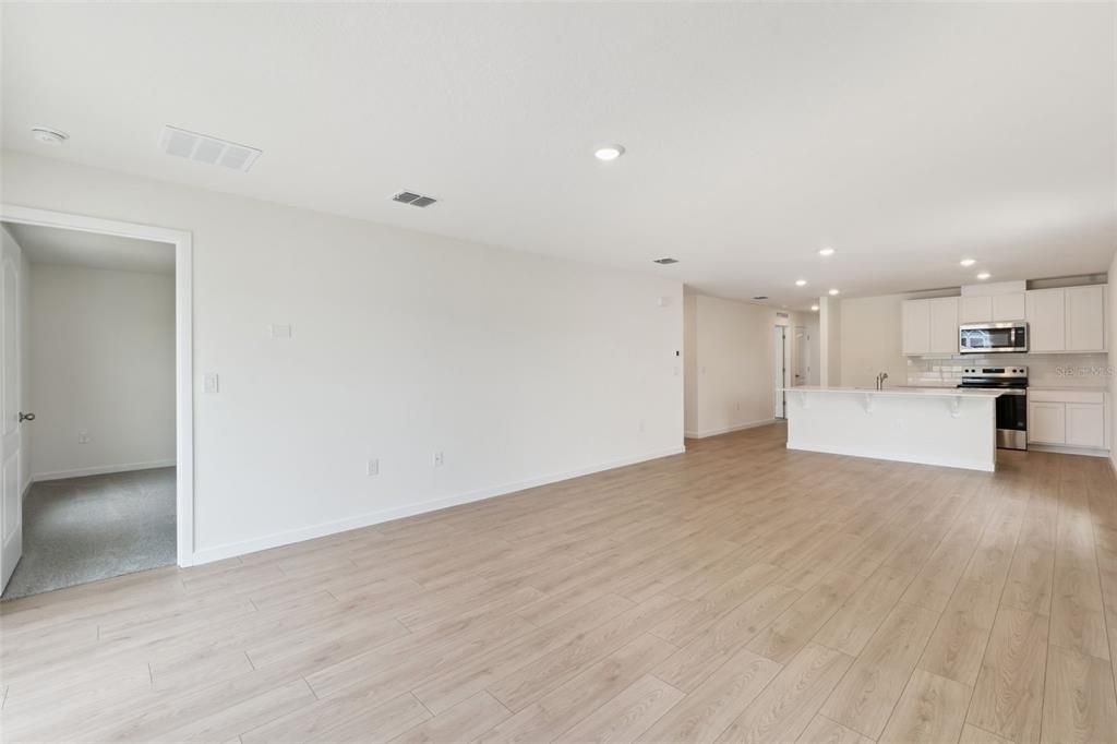For Sale: $343,990 (4 beds, 2 baths, 1560 Square Feet)