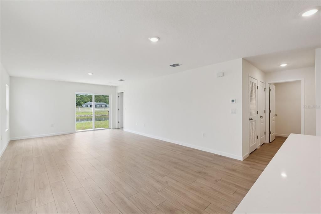 For Sale: $343,990 (4 beds, 2 baths, 1560 Square Feet)