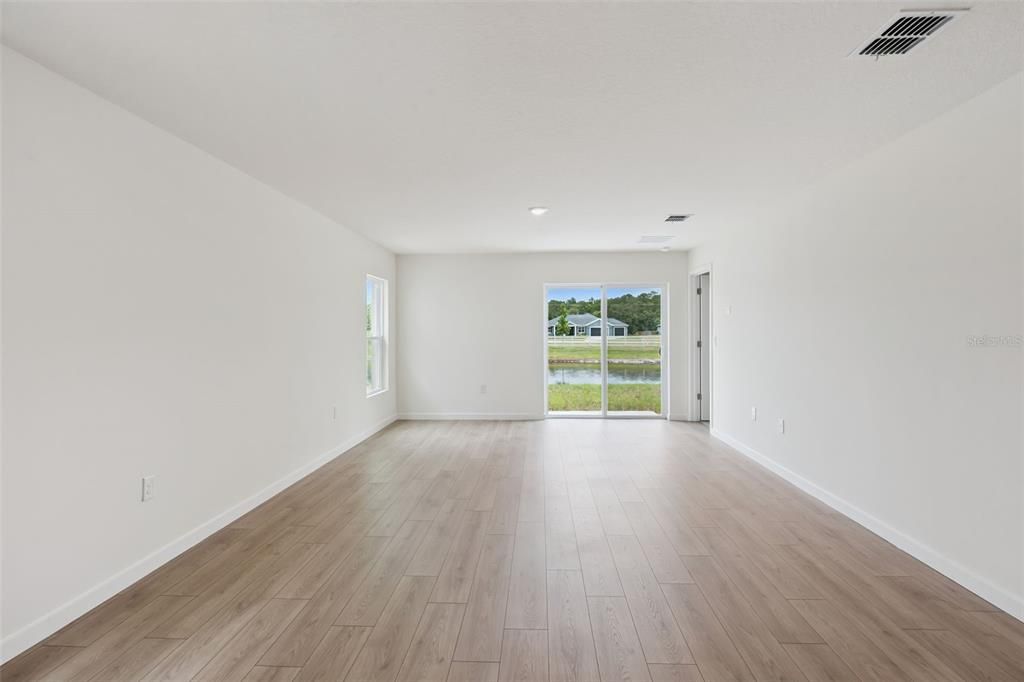 For Sale: $343,990 (4 beds, 2 baths, 1560 Square Feet)