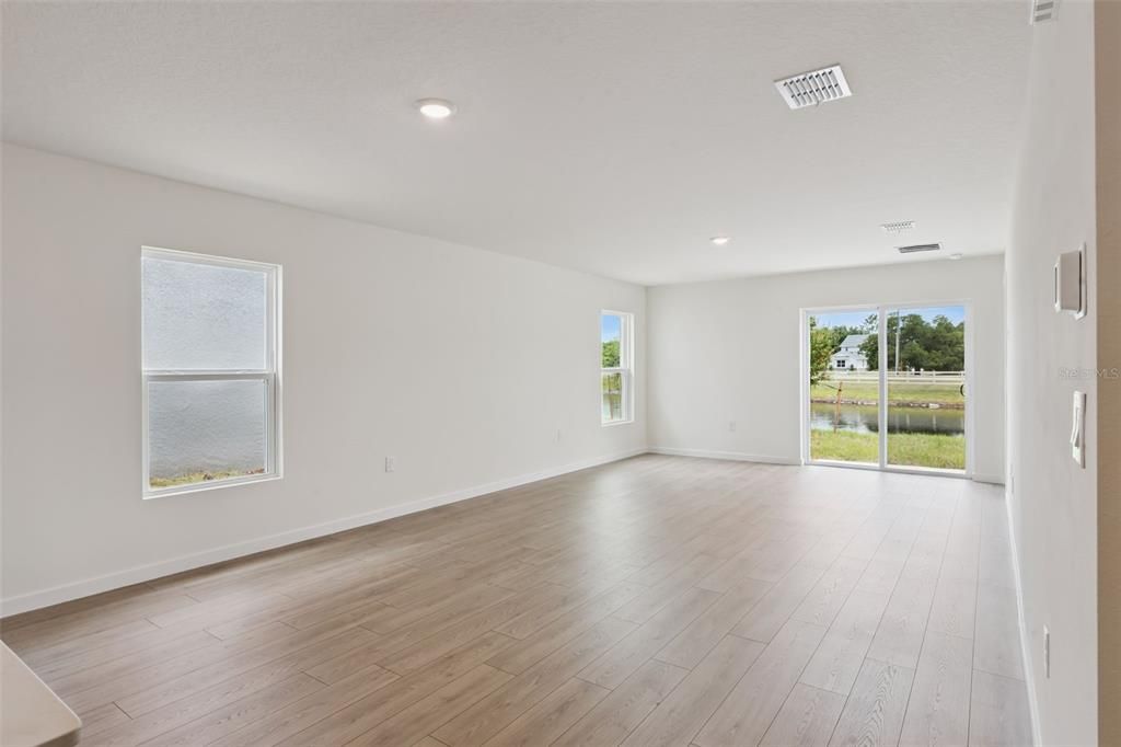 For Sale: $343,990 (4 beds, 2 baths, 1560 Square Feet)