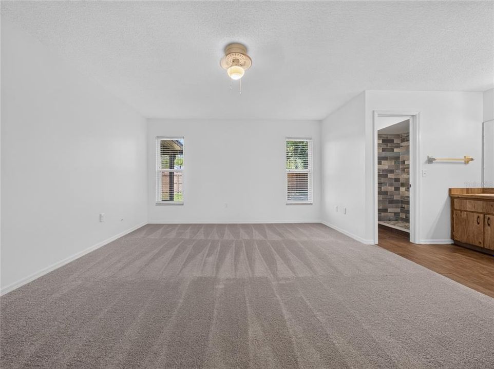 En Venta: $425,000 (3 camas, 2 baños, 1860 Pies cuadrados)