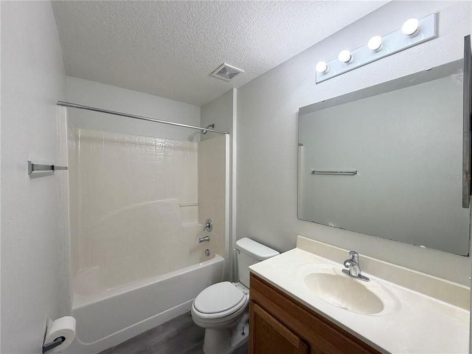 For Sale: $259,900 (3 beds, 2 baths, 1592 Square Feet)