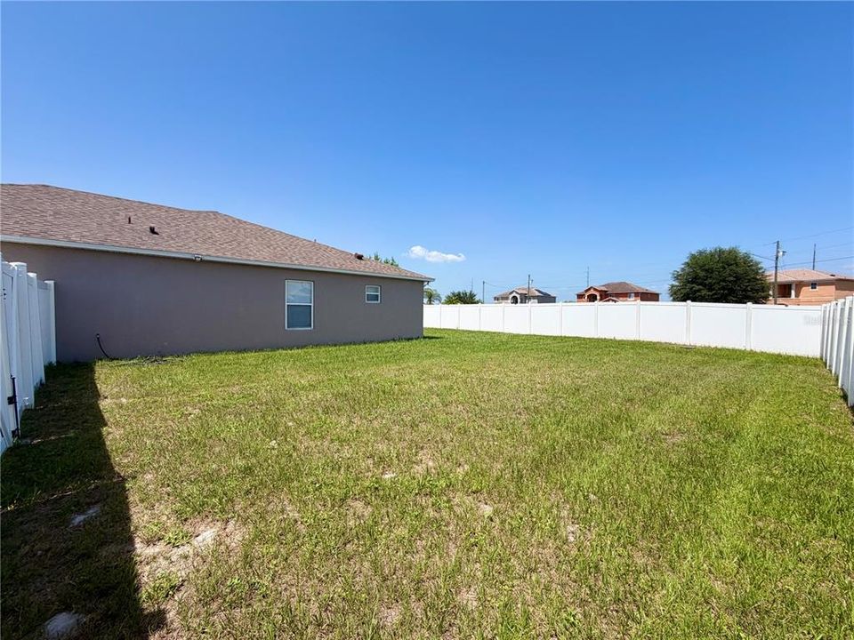For Sale: $264,900 (3 beds, 2 baths, 1592 Square Feet)