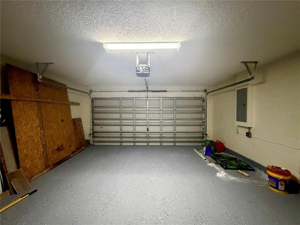 For Sale: $259,900 (3 beds, 2 baths, 1592 Square Feet)