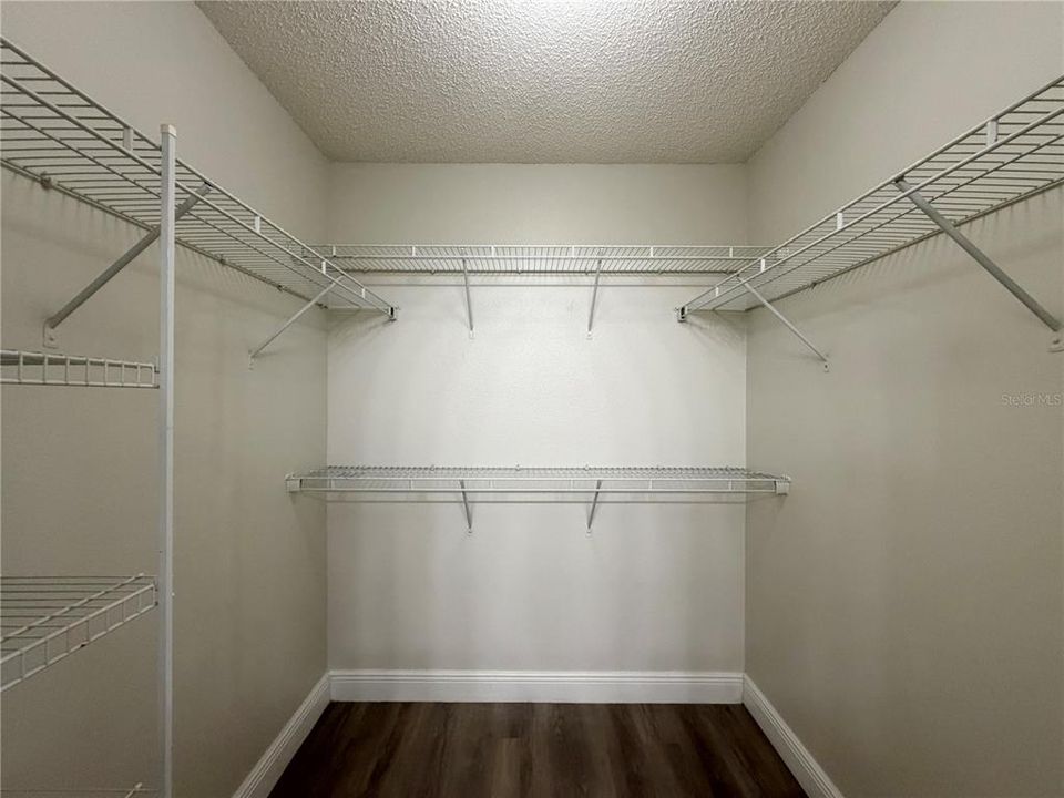 For Sale: $259,900 (3 beds, 2 baths, 1592 Square Feet)
