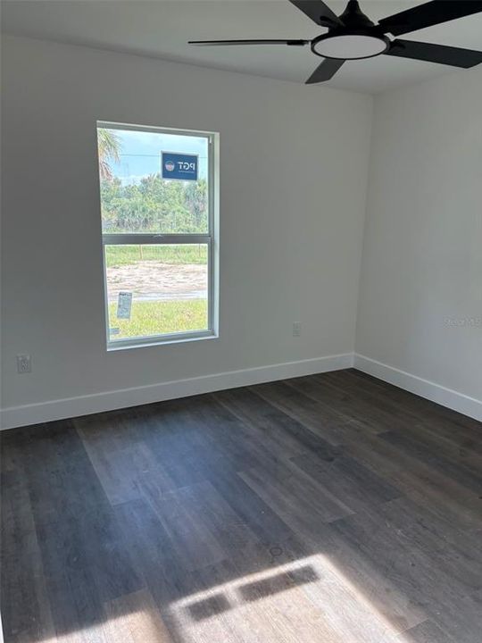 For Sale: $369,900 (3 beds, 2 baths, 1421 Square Feet)