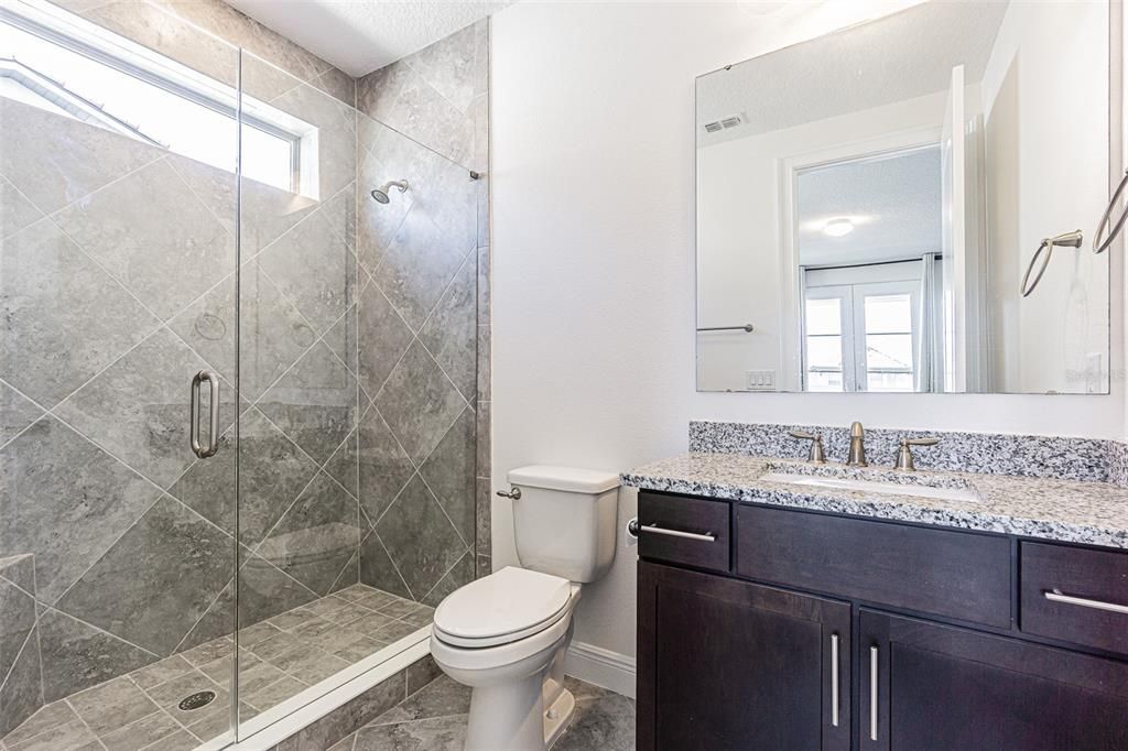 En Venta: $1,470,000 (5 camas, 5 baños, 4388 Pies cuadrados)