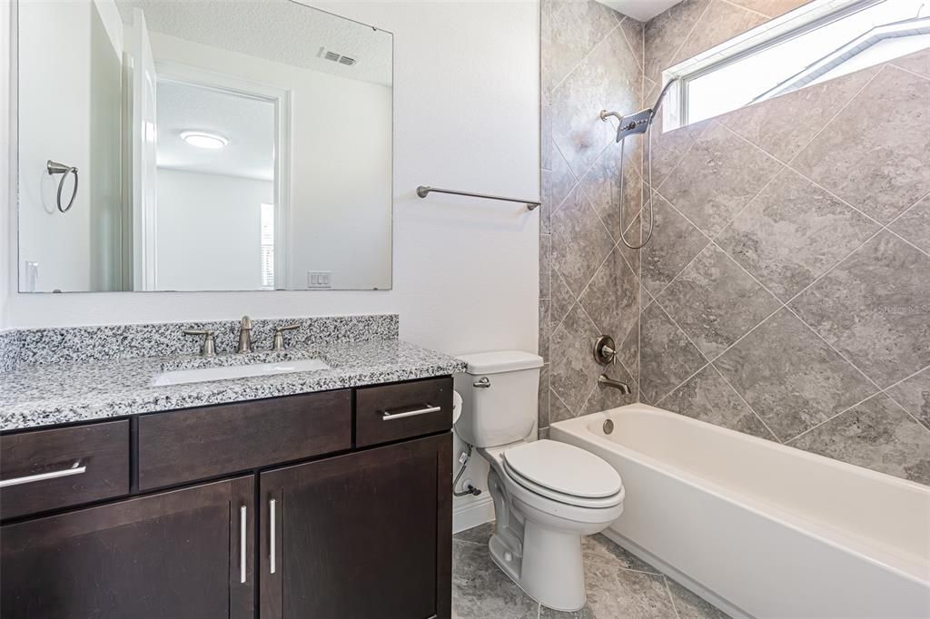 En Venta: $1,470,000 (5 camas, 5 baños, 4388 Pies cuadrados)