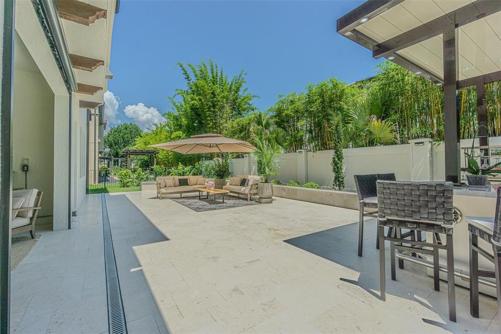 En Venta: $1,470,000 (5 camas, 5 baños, 4388 Pies cuadrados)