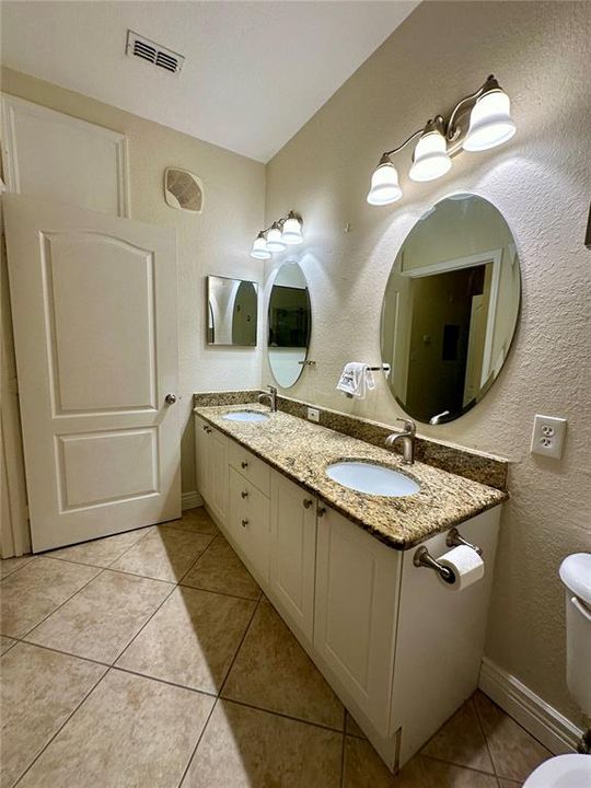 For Rent: $1,800 (1 beds, 1 baths, 890 Square Feet)