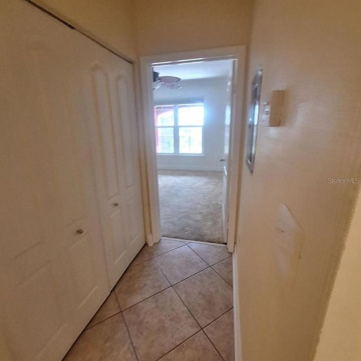 For Rent: $1,800 (1 beds, 1 baths, 890 Square Feet)