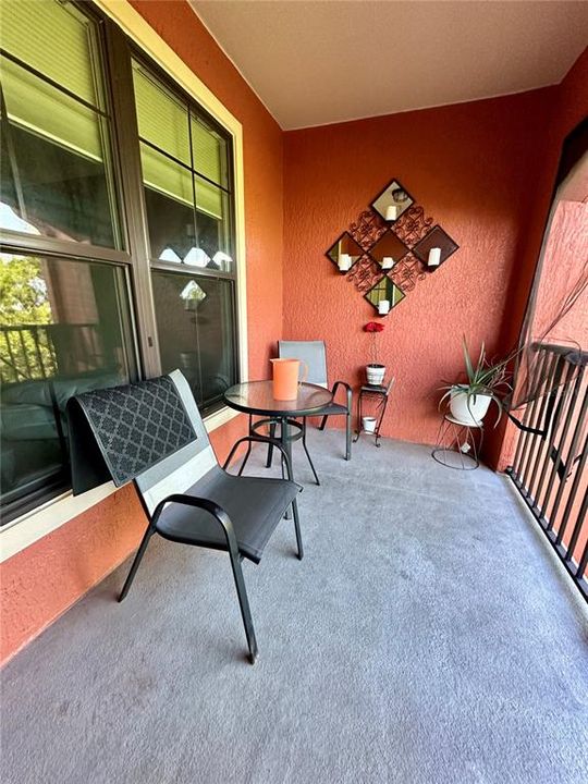 For Rent: $1,800 (1 beds, 1 baths, 890 Square Feet)