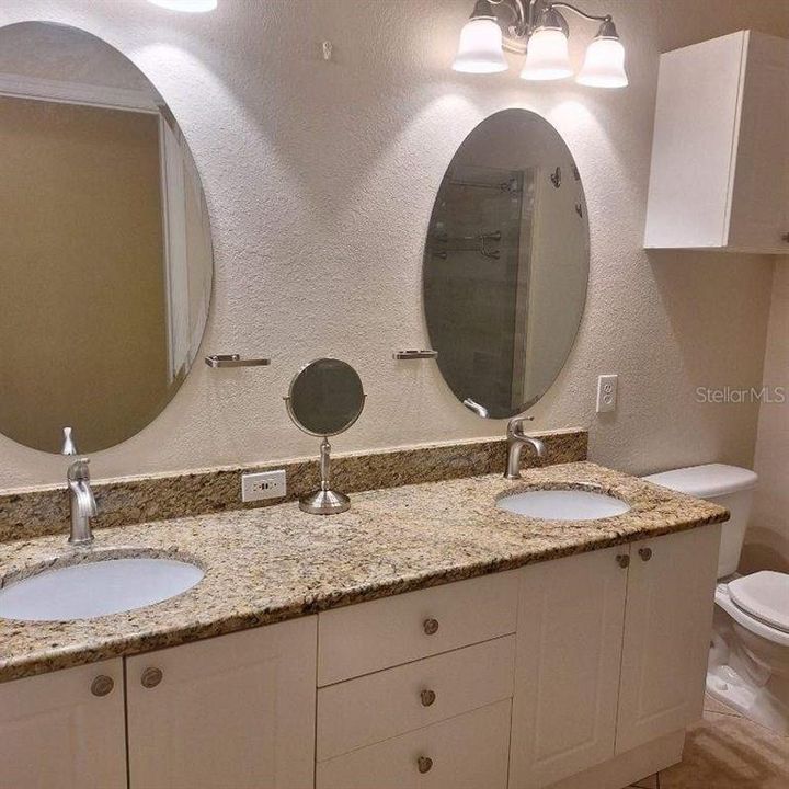 For Rent: $1,800 (1 beds, 1 baths, 890 Square Feet)