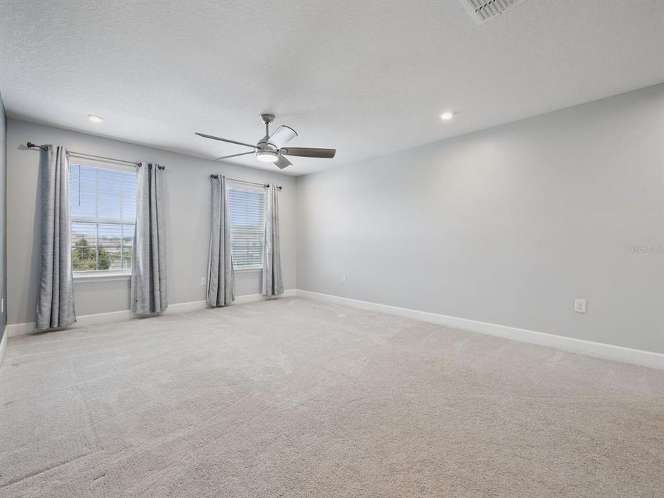 For Sale: $519,000 (5 beds, 4 baths, 2978 Square Feet)