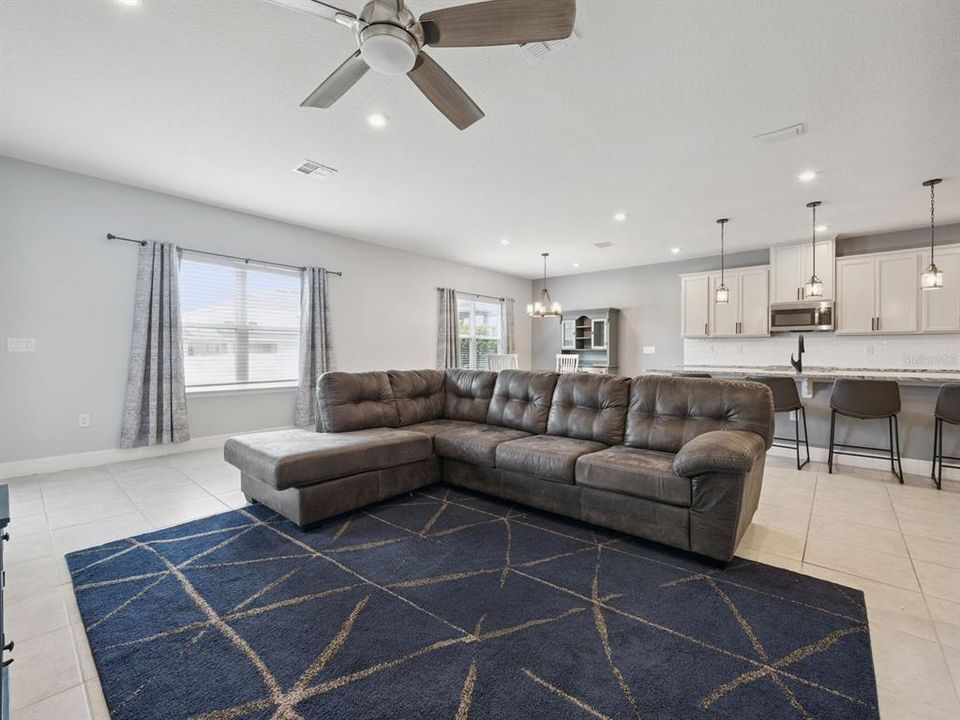 For Sale: $519,000 (5 beds, 4 baths, 2978 Square Feet)
