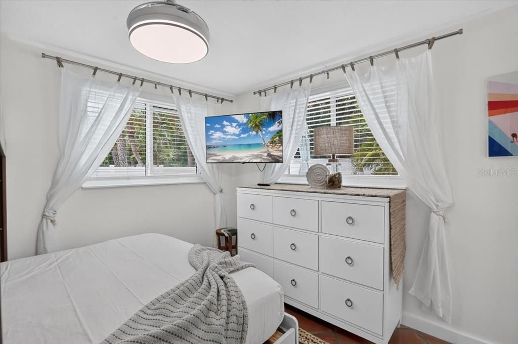 For Sale: $1,995,000 (4 beds, 0 baths, 2284 Square Feet)
