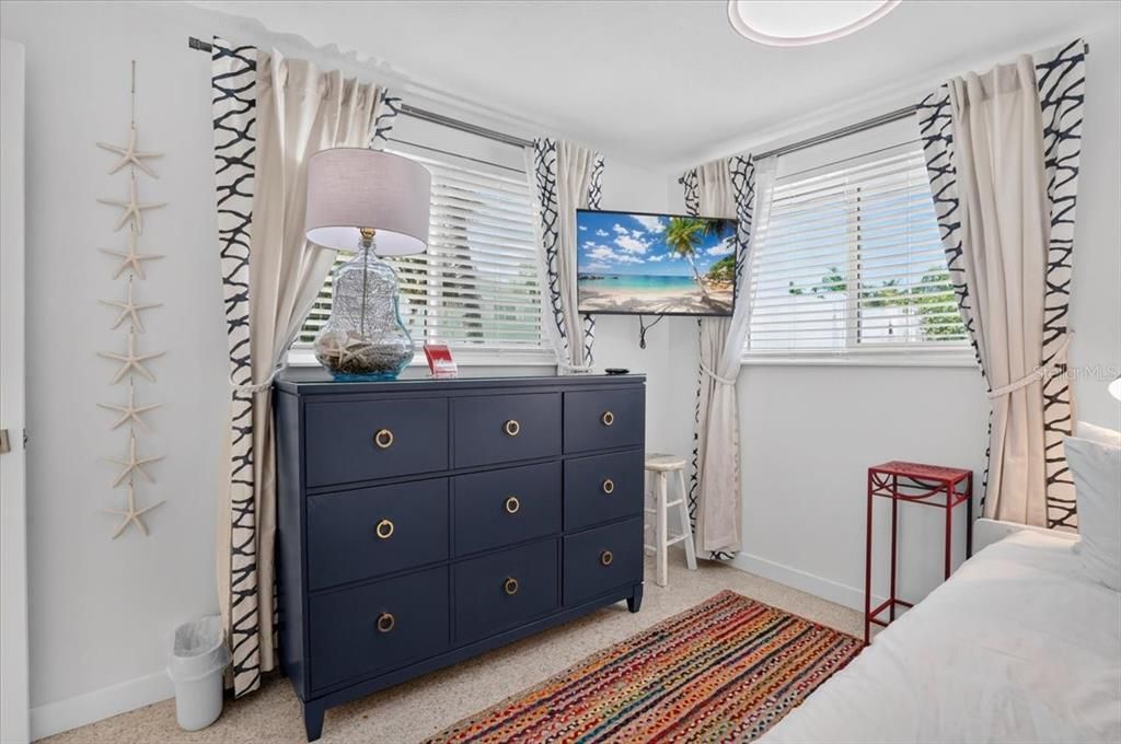 For Sale: $1,995,000 (4 beds, 0 baths, 2284 Square Feet)
